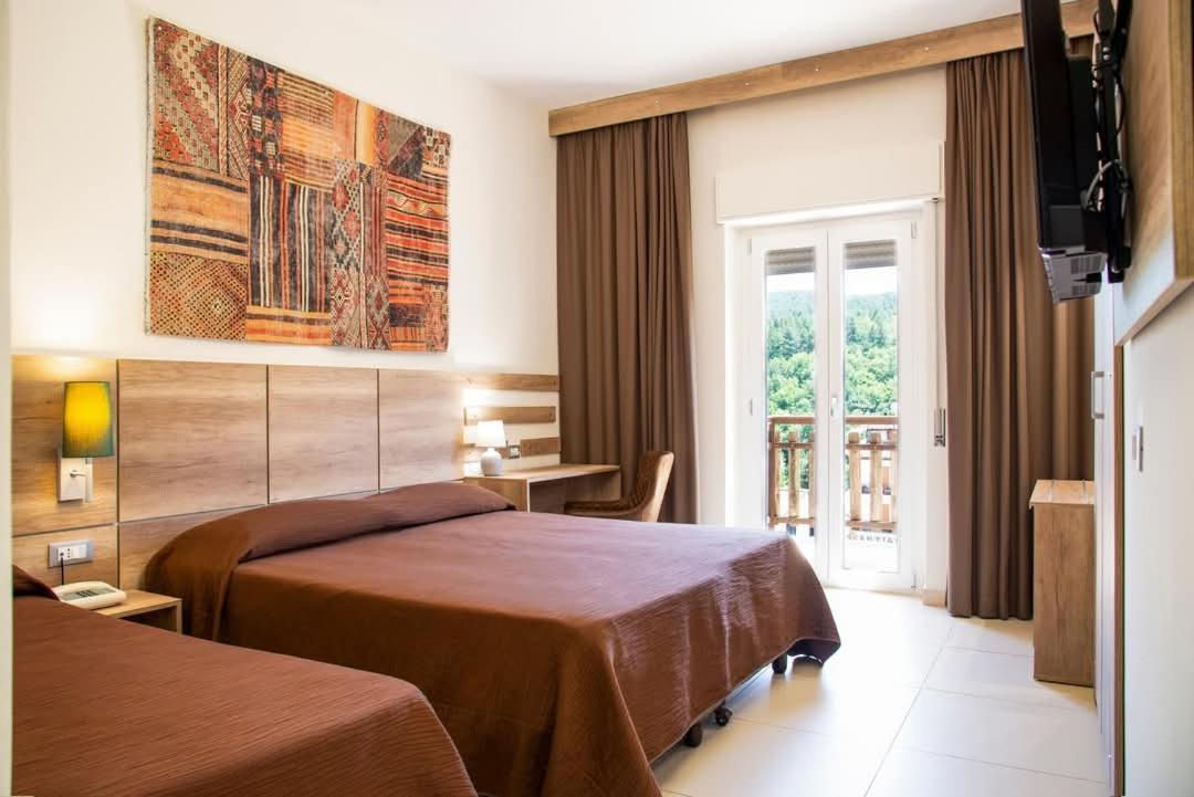Hotel Meranda Camigliatello Silano Kültér fotó